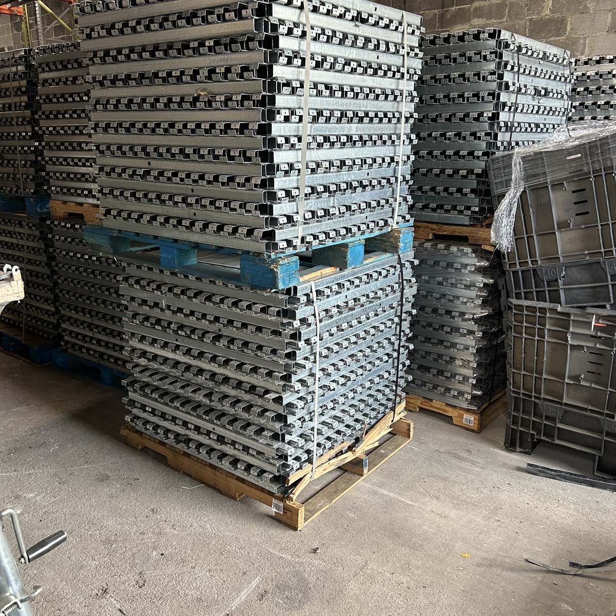 Used Flanged Pallet Supports 42" - Galvanized
