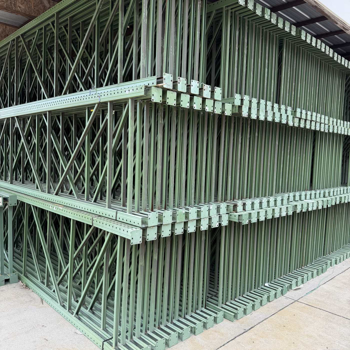 Used Teardrop Uprights 42" x 25' - Green
