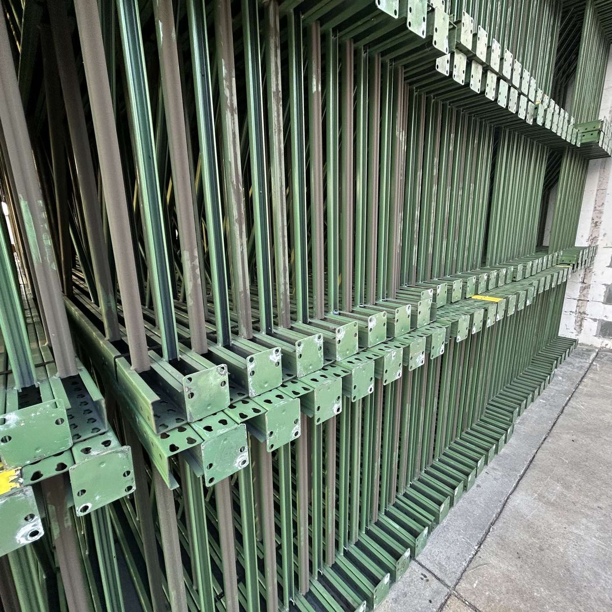 Used Teardrop Uprights 42" x 25' - Green