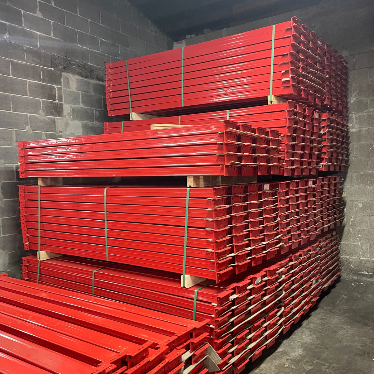 Speedrack Teardrop Pallet Racking Beams 84&quot; wide in Stock